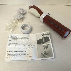 Roshco Baker's Advantage 26 Pc. Deluxe Cookie Press 20 Disks 4 Tips Holiday Bake